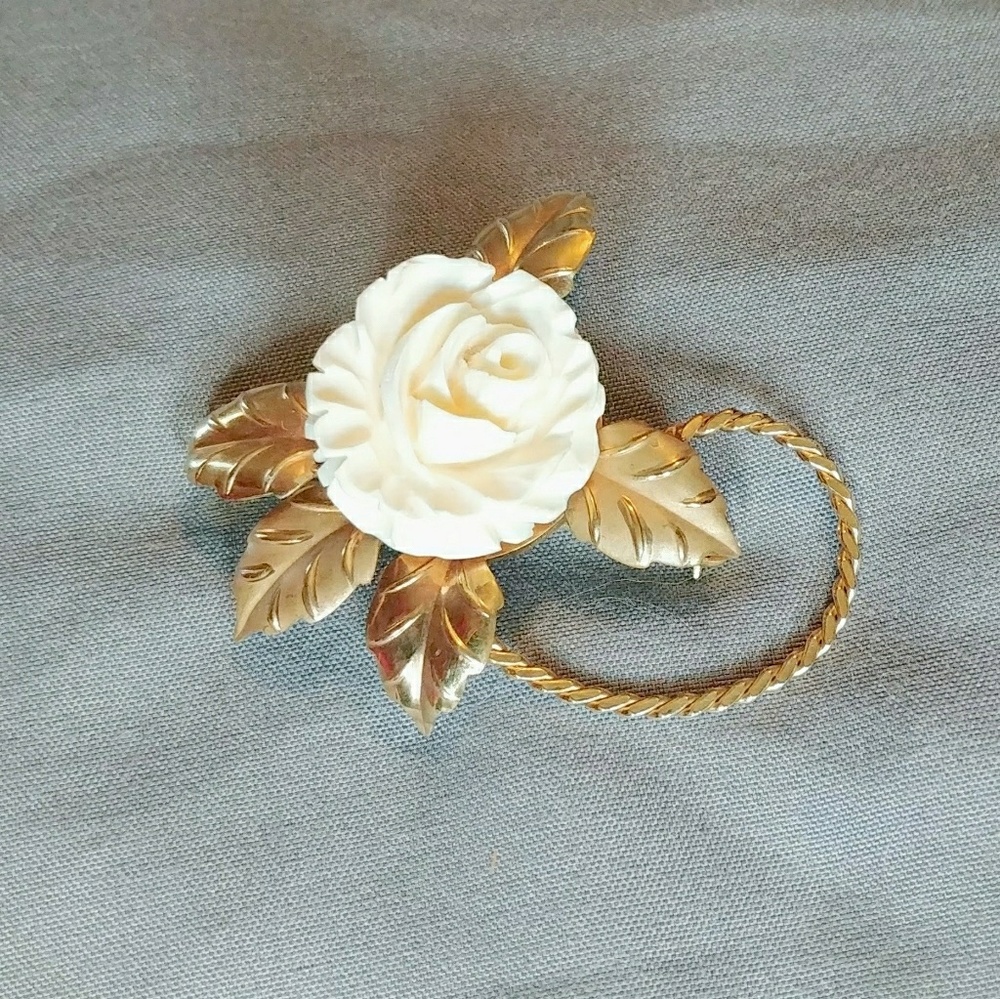14kt GF Ivory & Enamel Rose Cultra Brooch